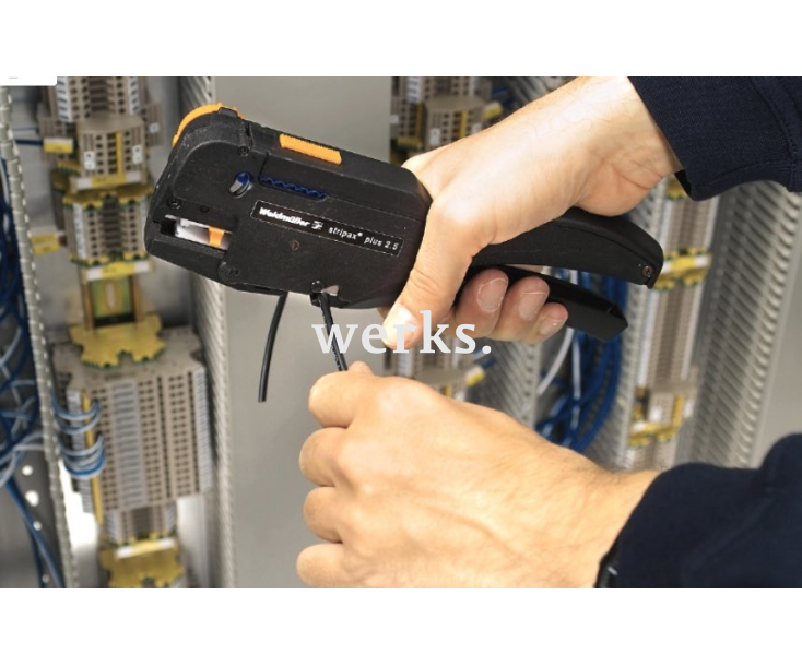 Универсальный инструмент STRIPAX PLUS 2.5 Weidmüller 9020000000