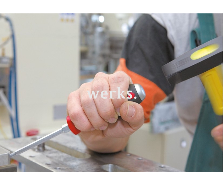 Отвертка Wiha MicroFinish 5533 29137 10,0 x 175 шлицевая с шестигранным жалом