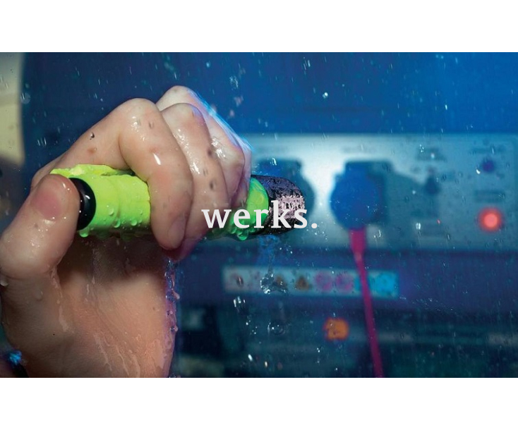 Фонарь светодиодный PARALUX LED PX PX 3 154 x 24 мм Parat PA-6903252158