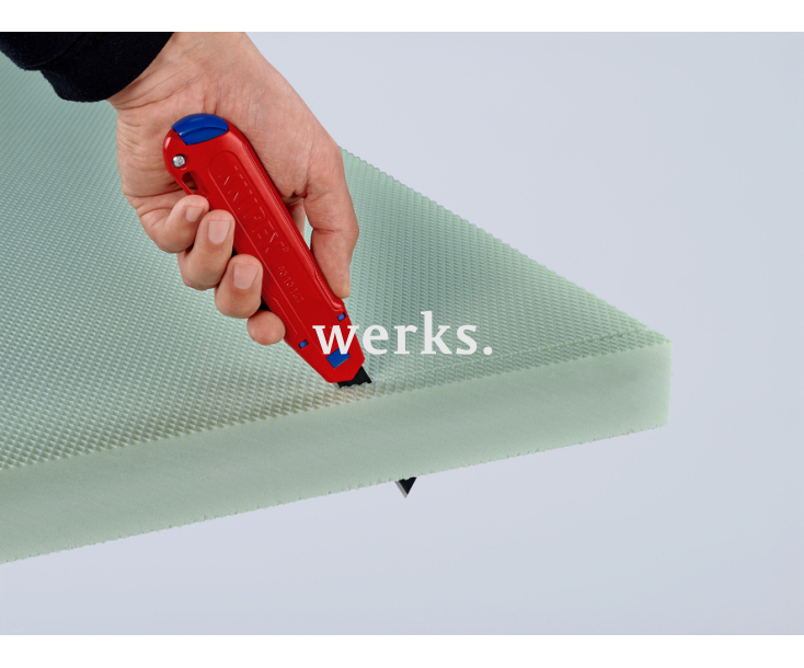 Универсальный нож Knipex CutiX для сменных лезвий 18 мм KN-9010165BK