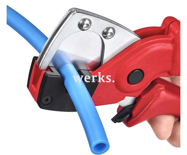 Труборез для многослойных и пневматических шлангов Knipex KN-9010185