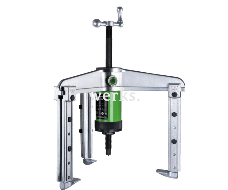 Гидравлический, особо прочный, 3-рычажный съемник с регулируемой глубиной захвата и гидравлическим полым поршневым цилиндром для привода насоса (среднее тяговое усилие до 20 т) KUKKO Y28-11-2