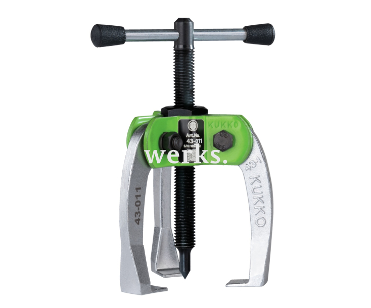 Удобный 3-захватный съемник мелких деталей с усиливающим усилием, самоцентрирующимся, узкими захватами, диапазоном зажима до 60 мм, глубиной зажима 50 мм KUKKO 43-0-11