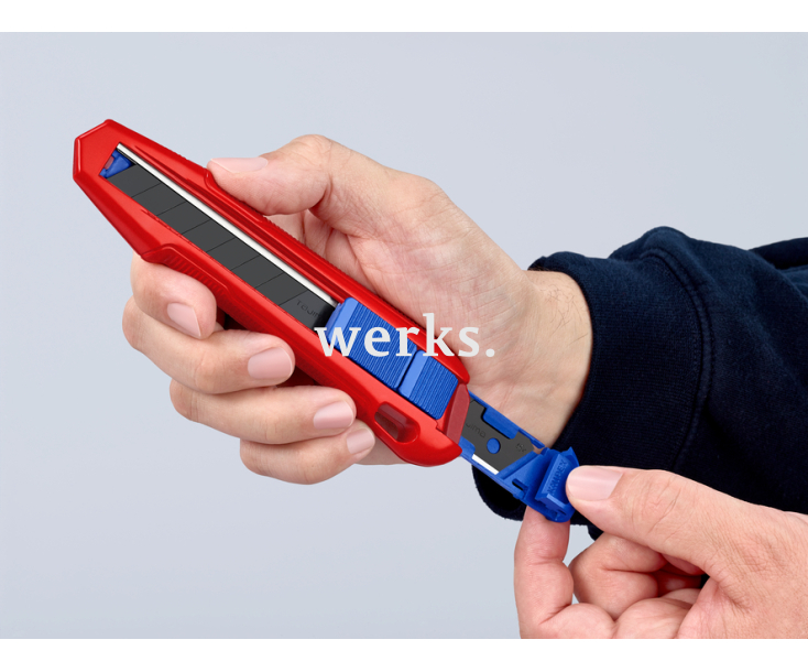 Универсальный нож Knipex CutiX для сменных лезвий 18 мм KN-9010165BK