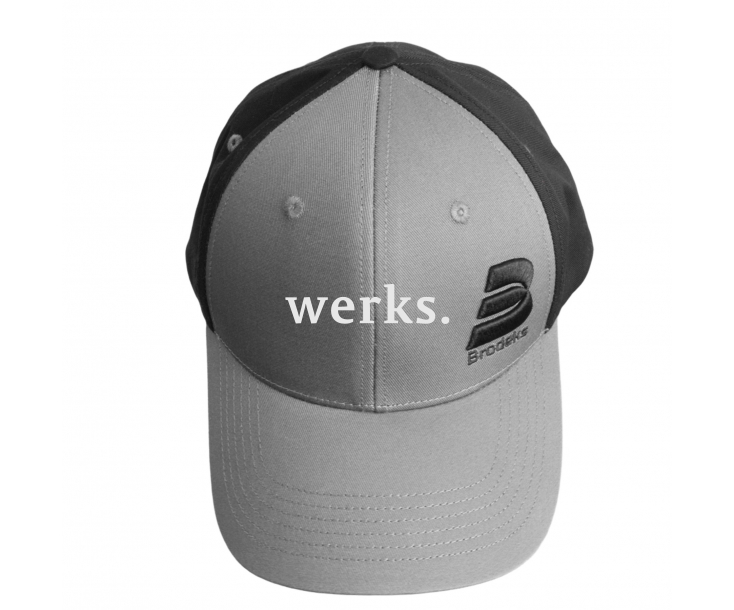 Бейсболка Brodeks KM130 серый