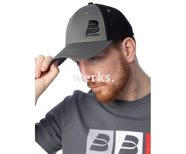 Бейсболка Brodeks KM130 серый