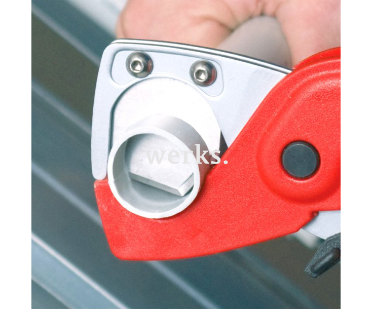 Труборез для шлангов и защитных труб Knipex KN-9020185SB в блистере