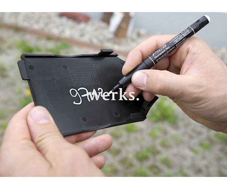 Маркер Classic INSTANT WHITE белый Pica 532/52