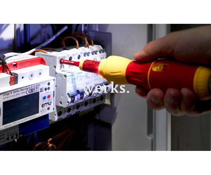 Диэлектрическая VDE отвертка speedE II electric Wiha 591 44318 5 предметов